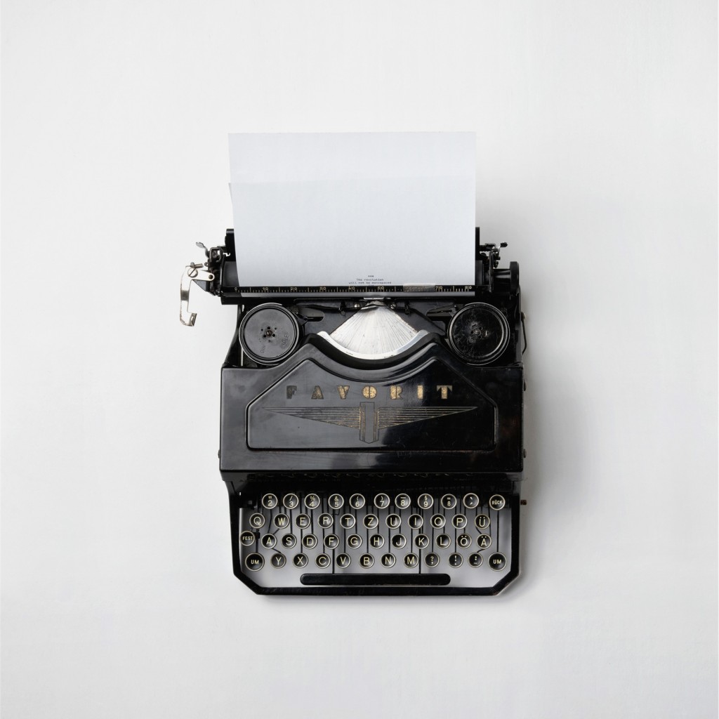 LJIZlzHgQ7WPSh5KVTCB_Typewriter